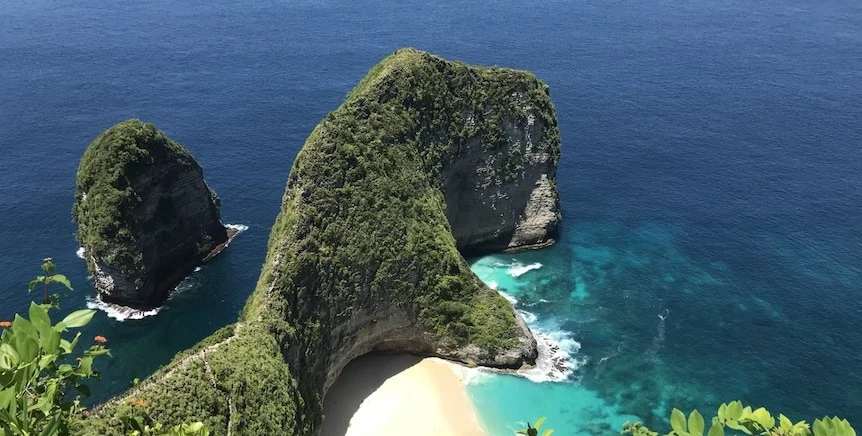 Kelingking Beach cliff view